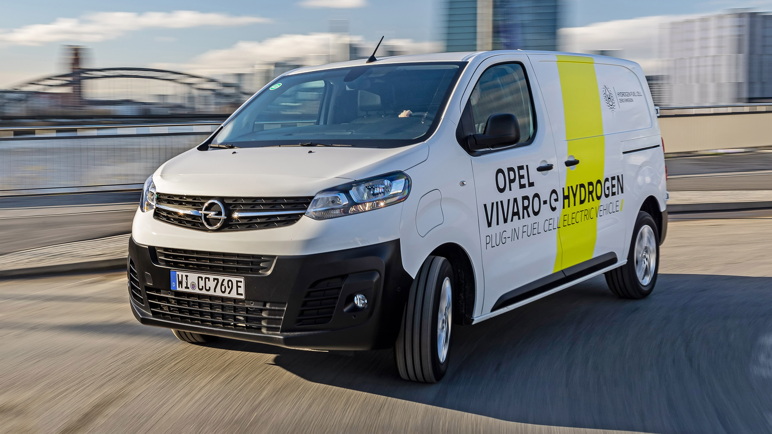 EL OPEL VIVARO-E HYDROGEN SE ADENTRA EN EL FUTURO BASADO EN EL HIDRÓGENO