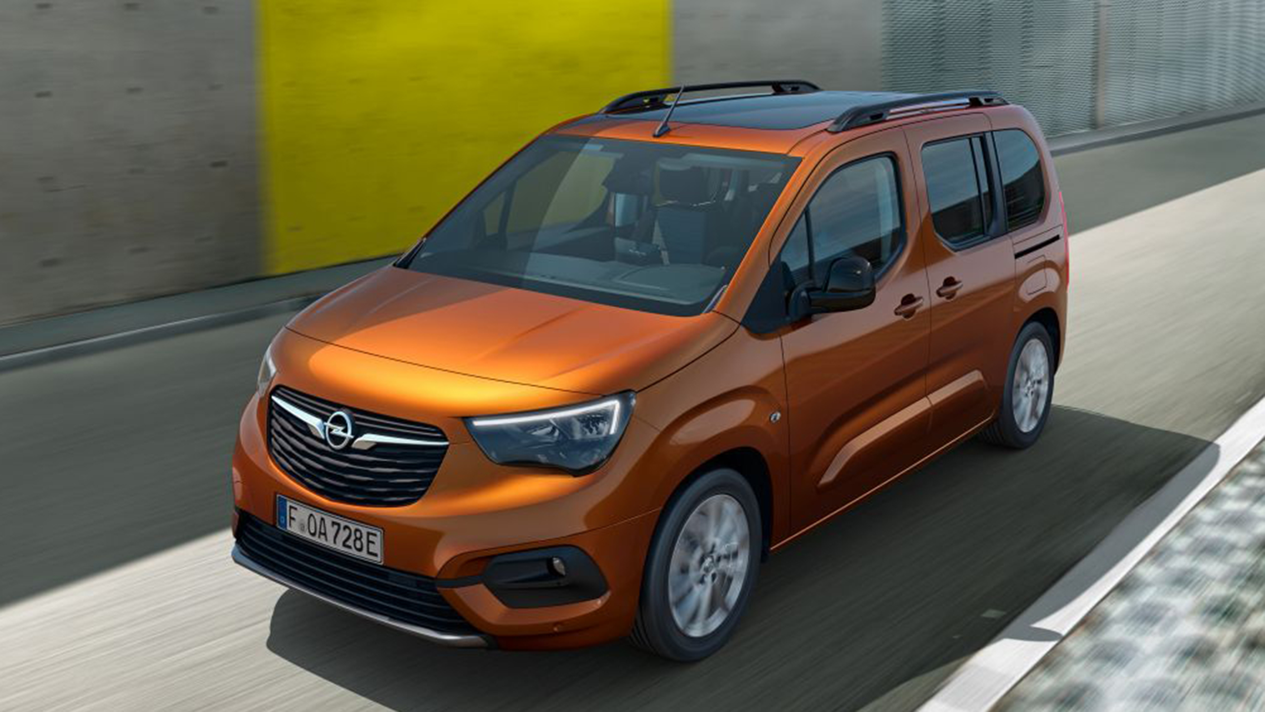 OPEL CULMINA LA ELECTRIFICACIÓN DE SU GAMA DE VEHÍCULOS COMERCIALES