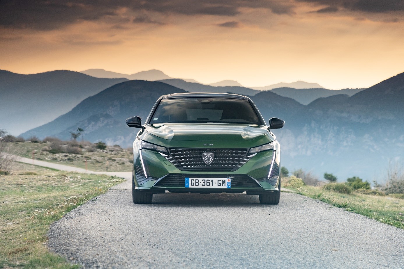 LA ALTA TECNOLOGÍA QUE ESCONDE EL NUEVO EMBLEMA DE PEUGEOT EN LA CALANDRA DEL 308